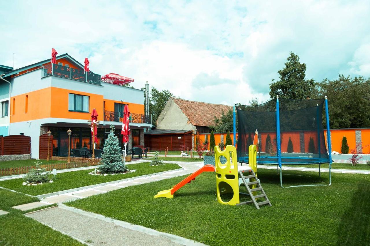 Pensiune Confort Morosanu Sinca Veche Dış mekan fotoğraf